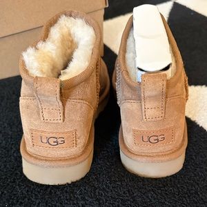 Ugg ultra mini boots in Chestnut. Size 7. Never worn.
